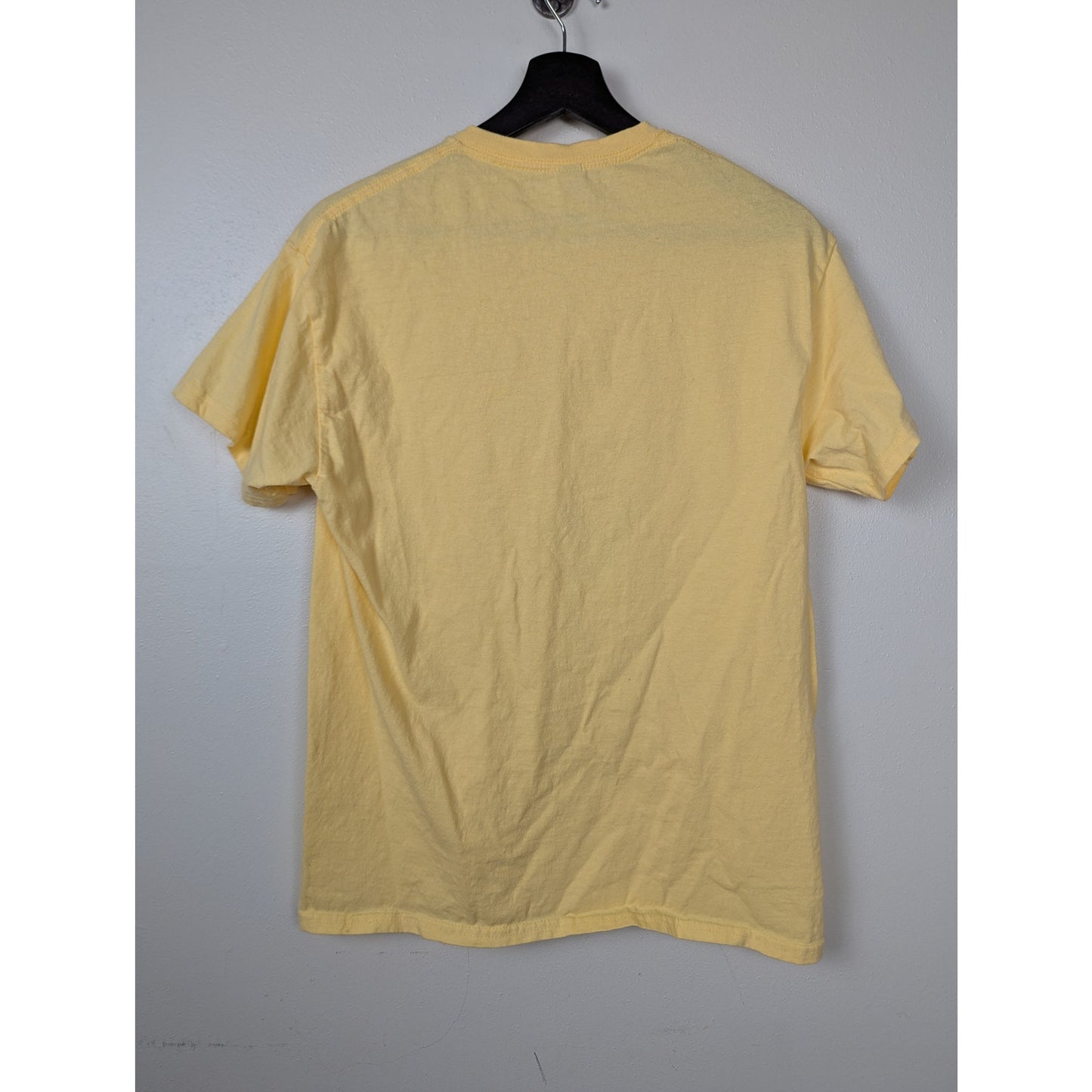 It's Me It Ain't You T-shirt Yellow Size M