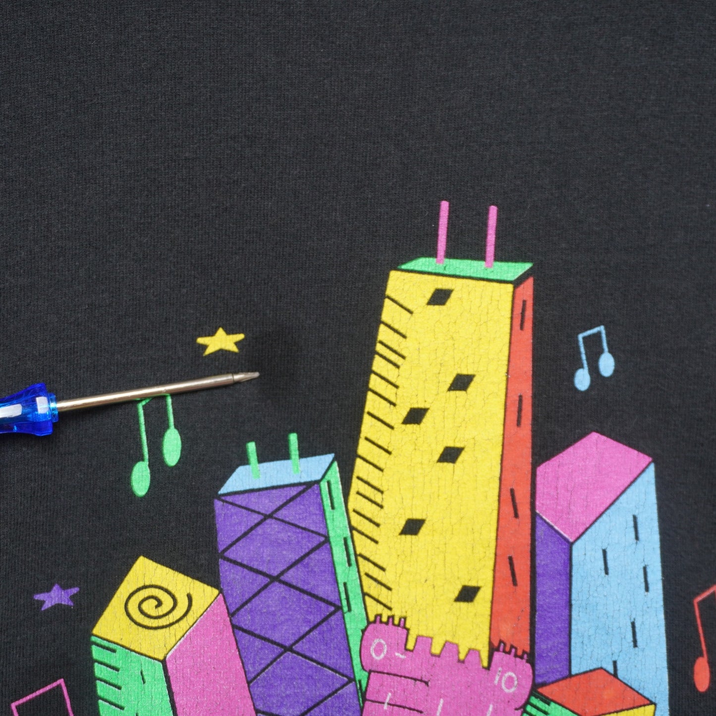 90s Chicago Neon Skyline Heart T-Shirt XL Made in USA Fruit of the Loom Lofteez