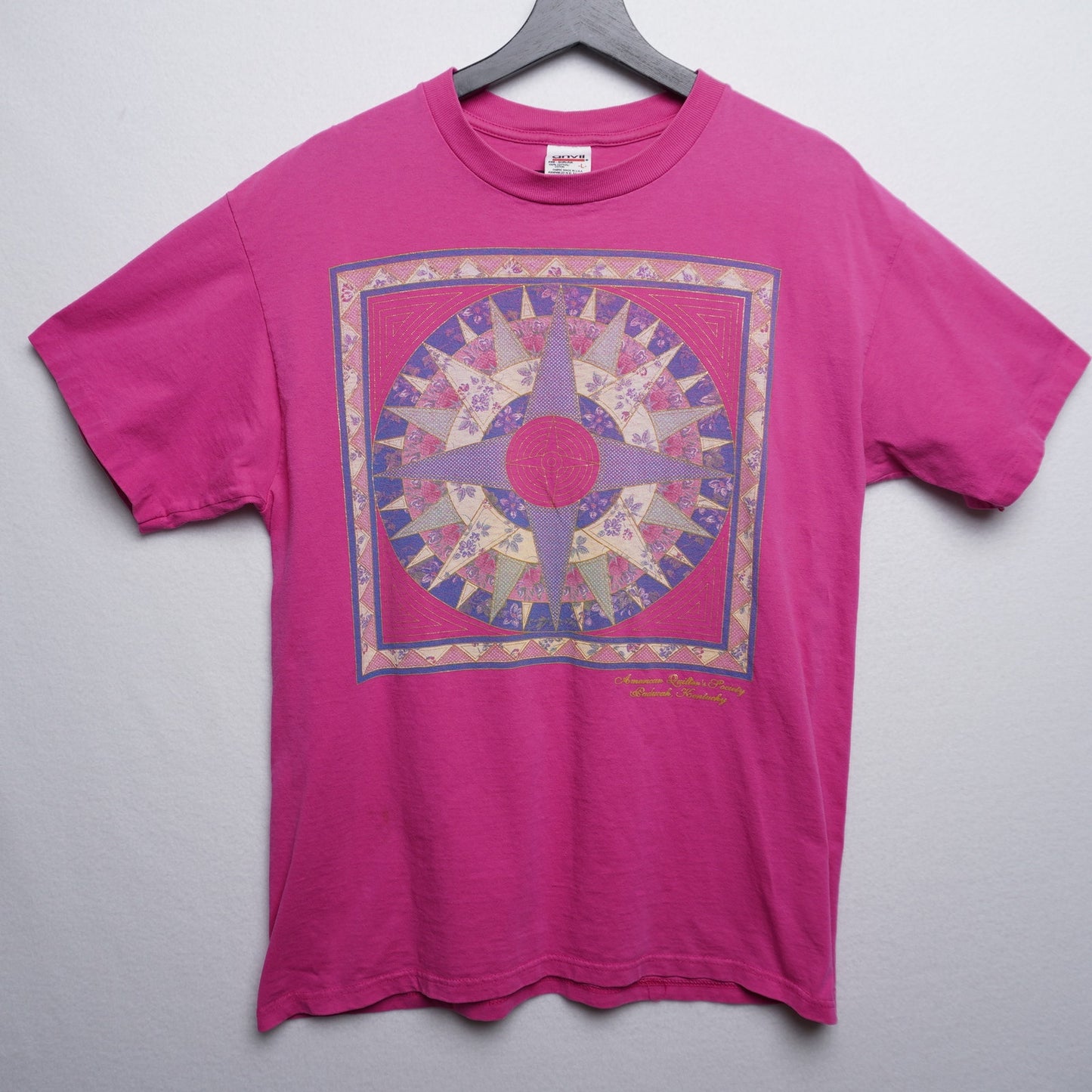 American Quilter's Society Geometric Quilt Design Print Pink T-Shirt Size Large