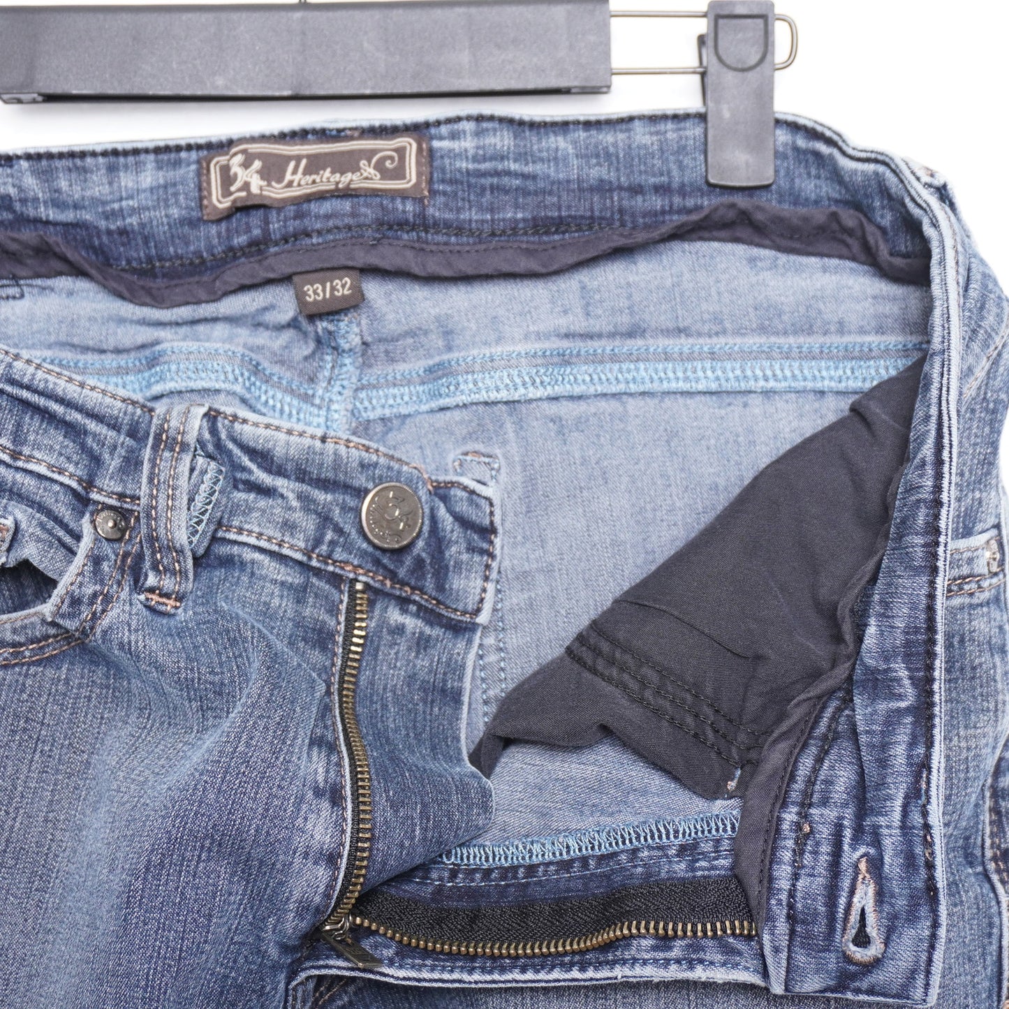 34 Heritage Charisma Jeans Medium Wash Size 33/32