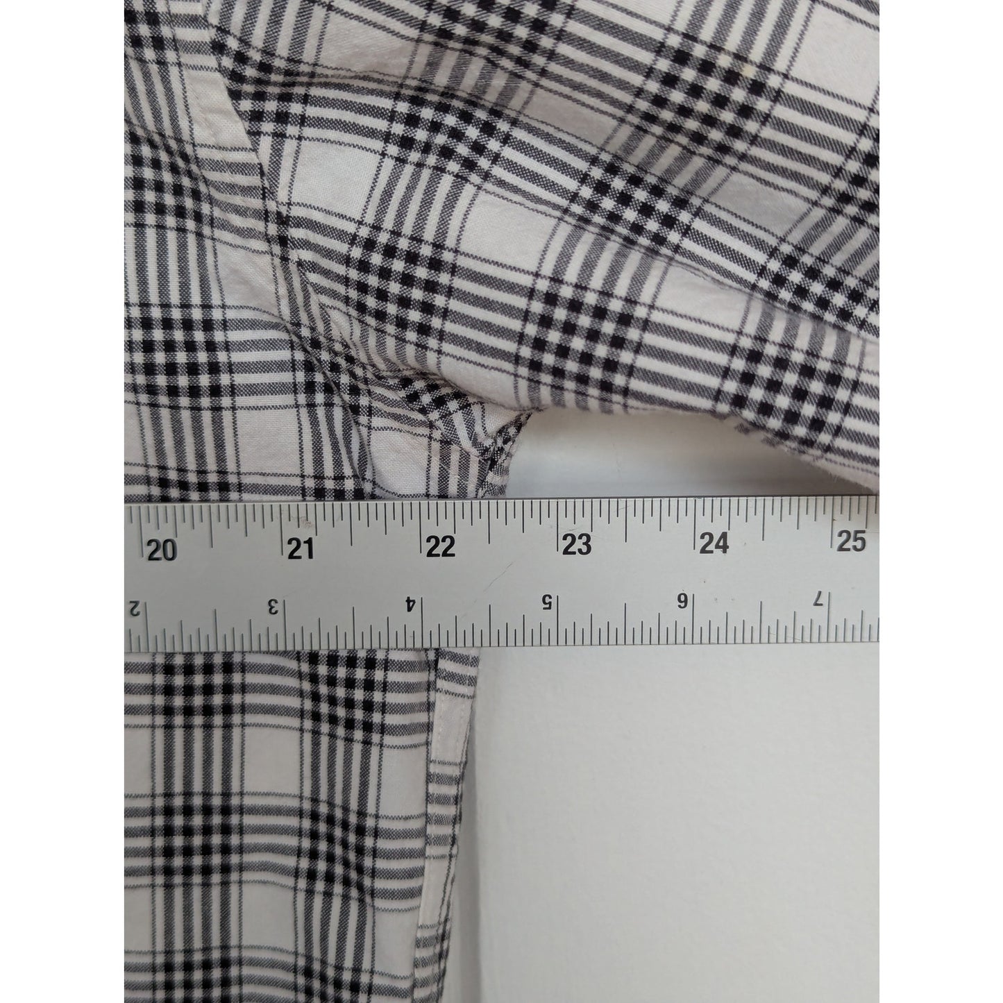 Gap Black and White Checked Shirt Size Medium 100% Cotton