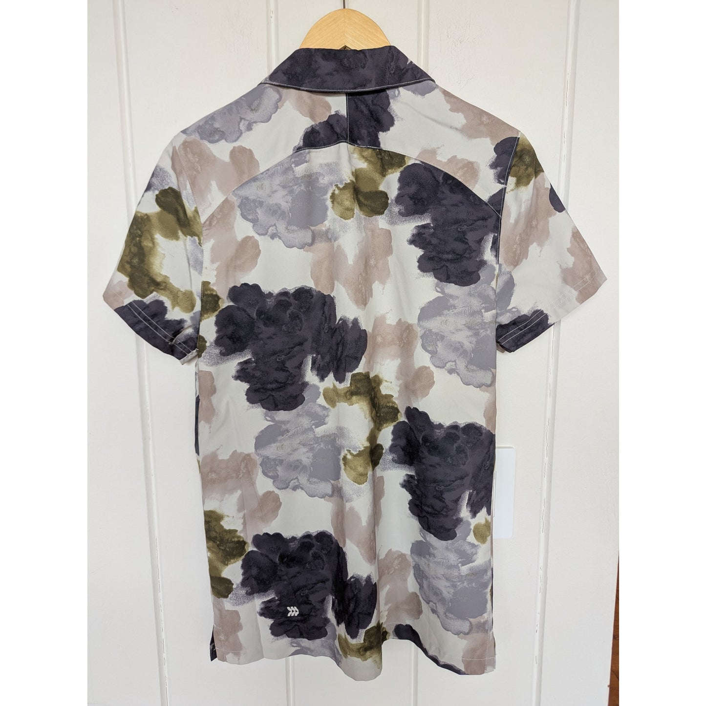 All in Motion Paint Blot Short Sleeve Snap Shirt Size S