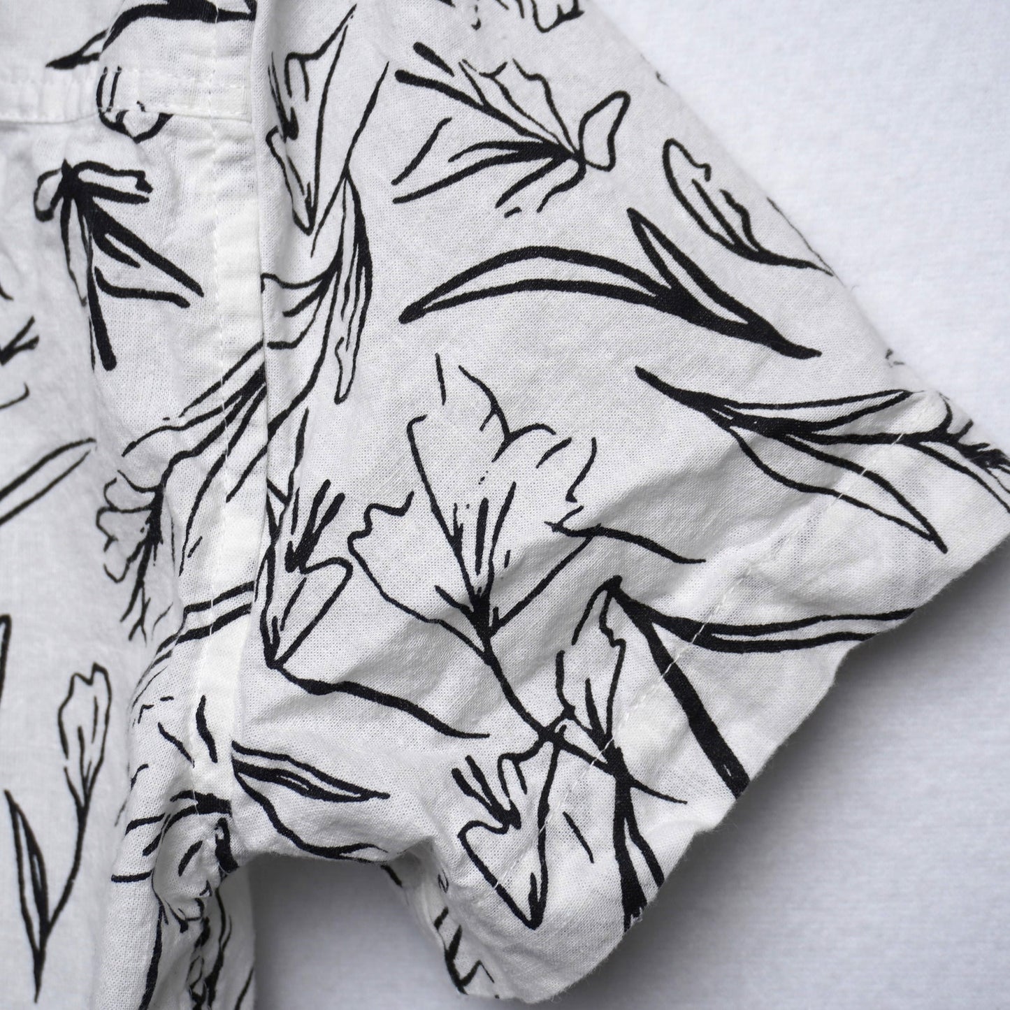 Hedge White Short Sleeve Linen Blend Shirt Black Floral Print Size Small