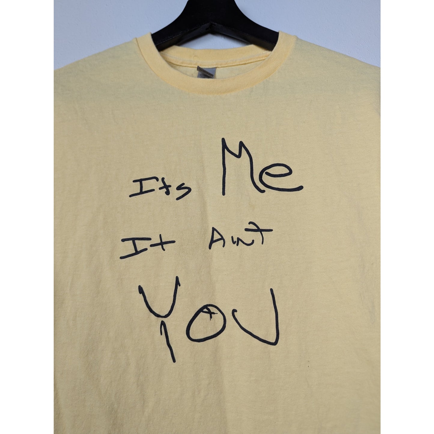 It's Me It Ain't You T-shirt Yellow Size M