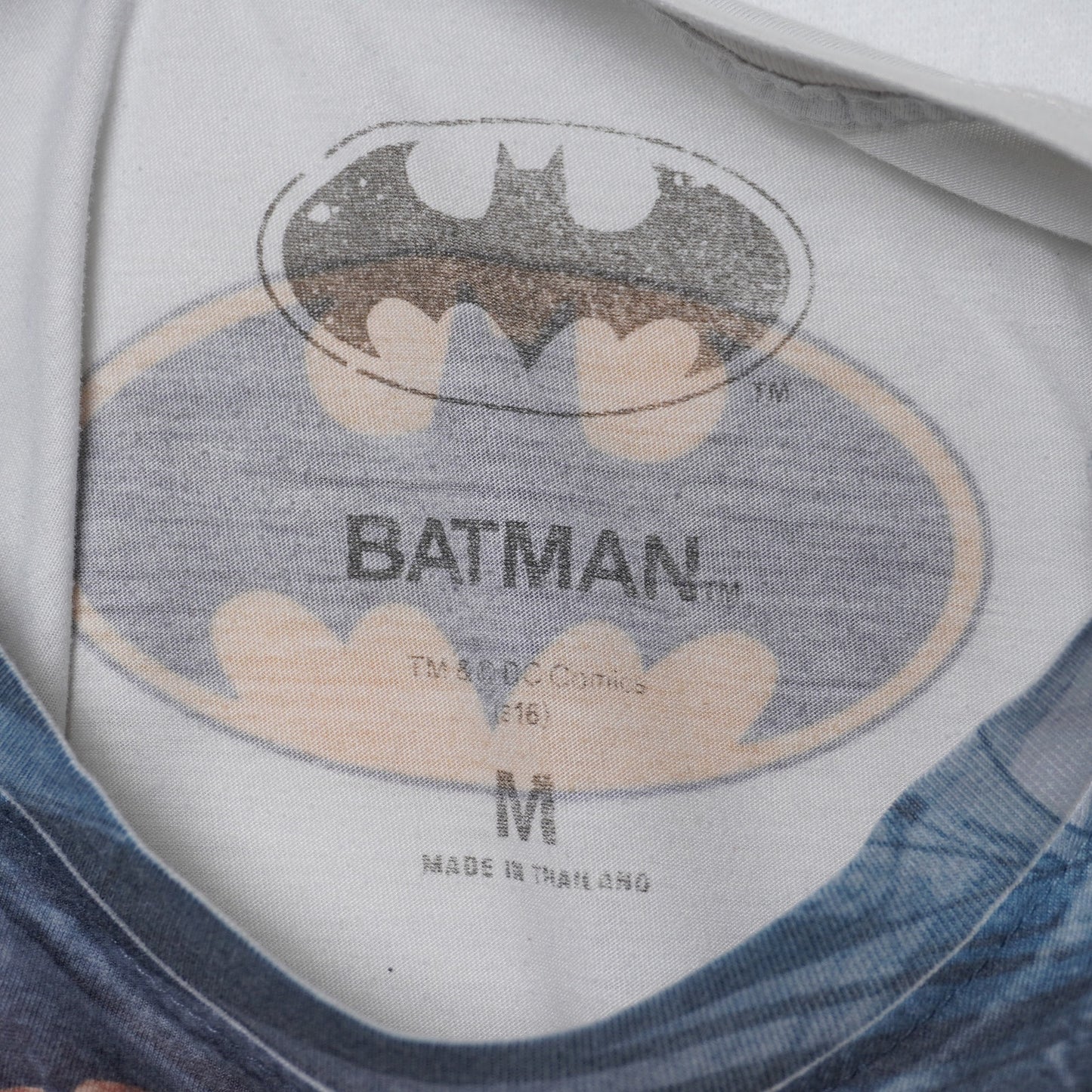 Batman Dark Knight Fight Against Crime Graphic Print T-shirt Size M
