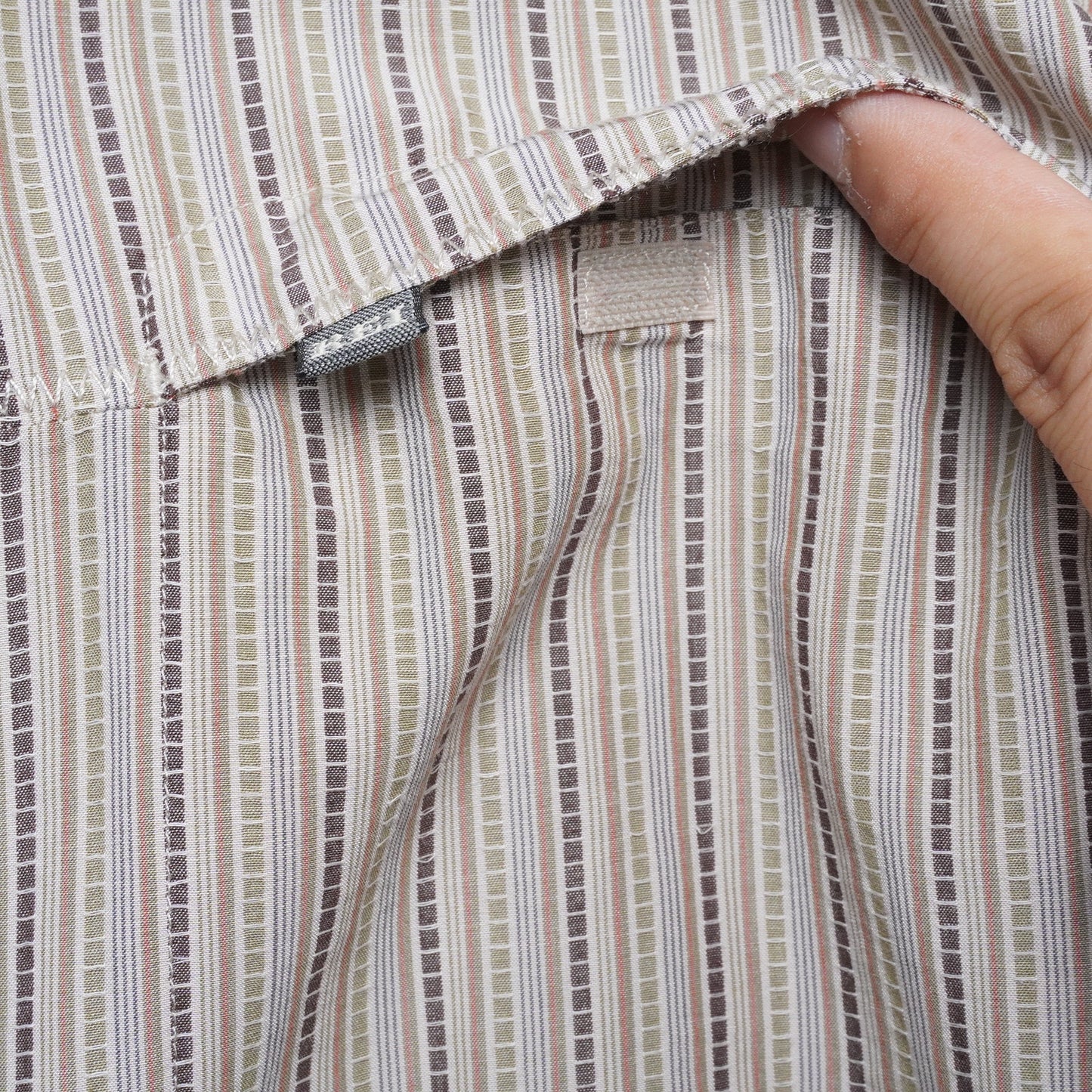 REI Shirt Mens M Stripe Pattern Short Sleeve Button Up Made in Hong Kong