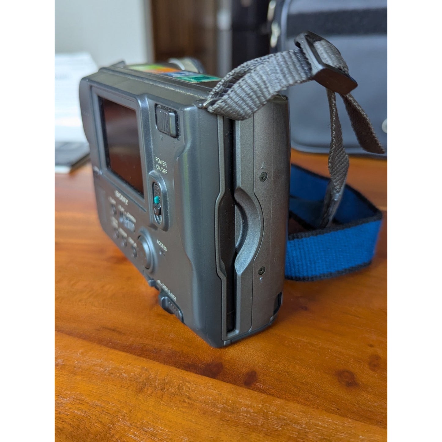 Sony Mavica MVC – FD73 Digital Camera Bundle (W/ Battery, Charger, 2 Disks, Bag)