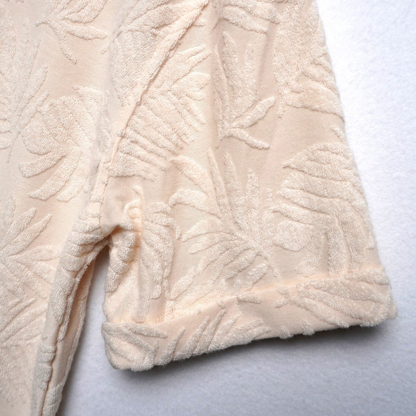 Avec Les Filles Beige Tropical Palms Texture Shirt Size XS White Lotus Resort