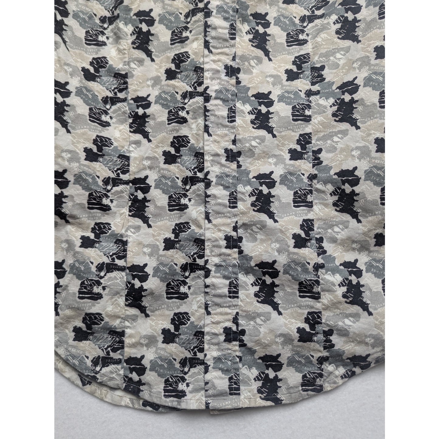 Band of Outsiders Men's Printed Button-Down Shirt - Map/Camo Print Sz 0 (XS)