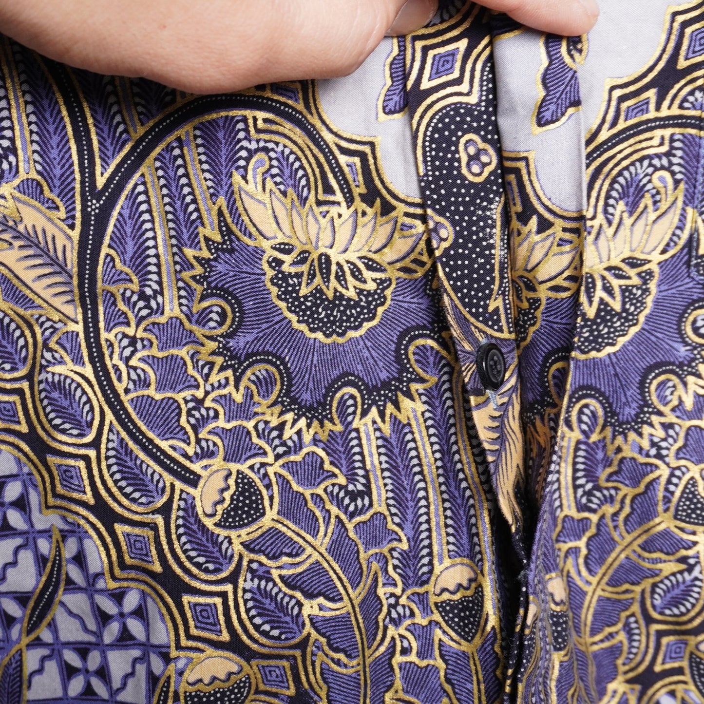 Vintage Danar Hadi Batik Blue & Gold Patterned Shirt Size Large