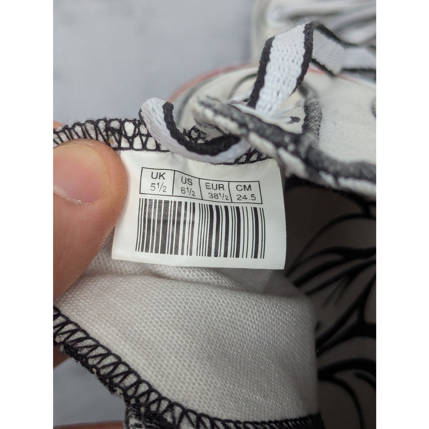 Puma 917 LO Sneaker Cartoon Outline White and Black US6.5