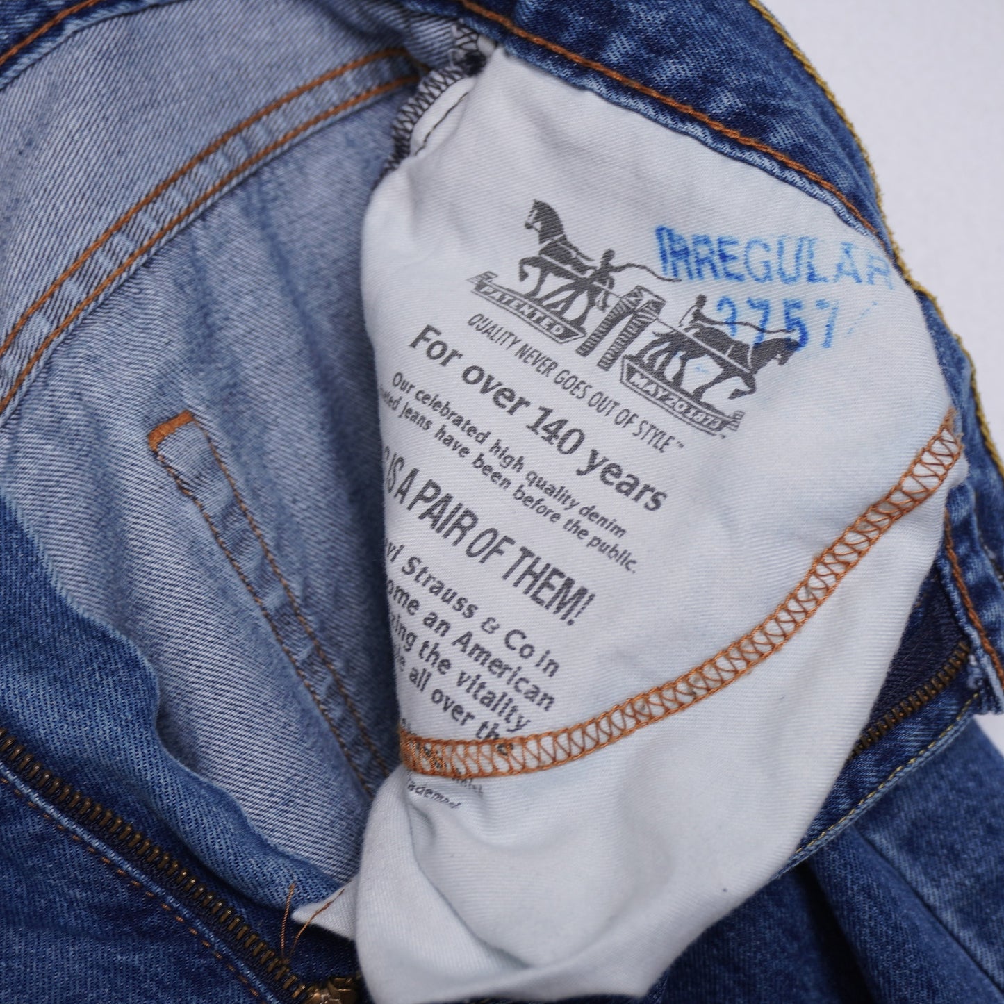 Levi's 550 Blue Jeans 34/34 100% cotton