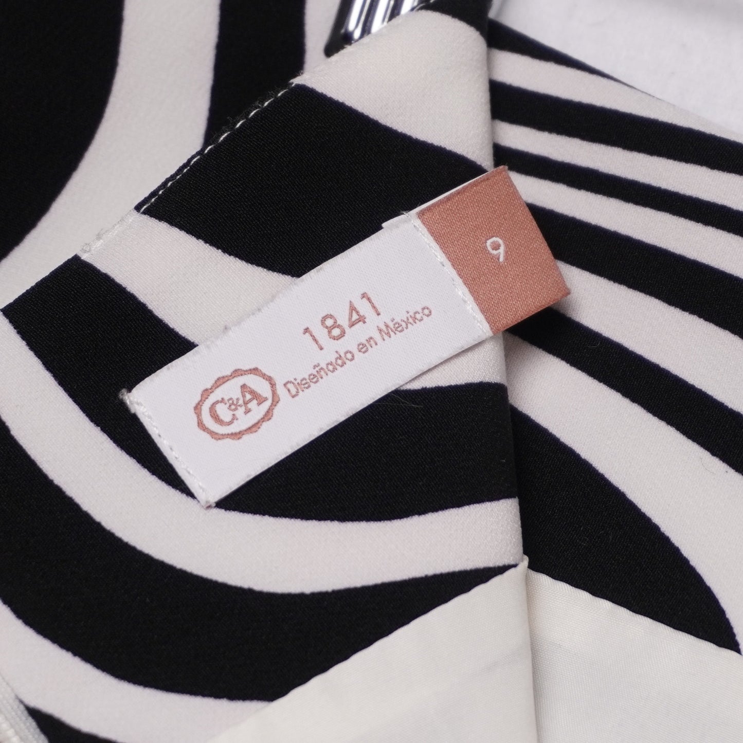 C&A 1841 Black & White Op Art Mini Skirt | Size 9 | Retro Mod | Made in Mexico