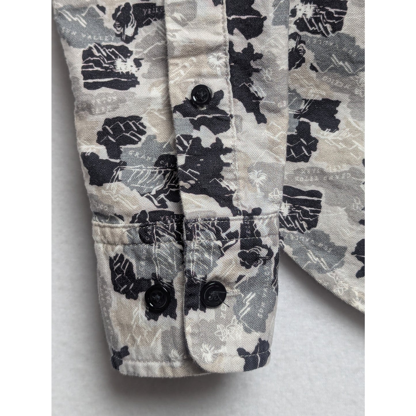 Band of Outsiders Men's Printed Button-Down Shirt - Map/Camo Print Sz 0 (XS)