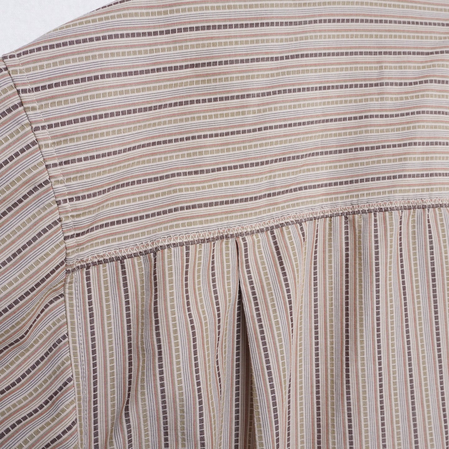 REI Shirt Mens M Stripe Pattern Short Sleeve Button Up Made in Hong Kong