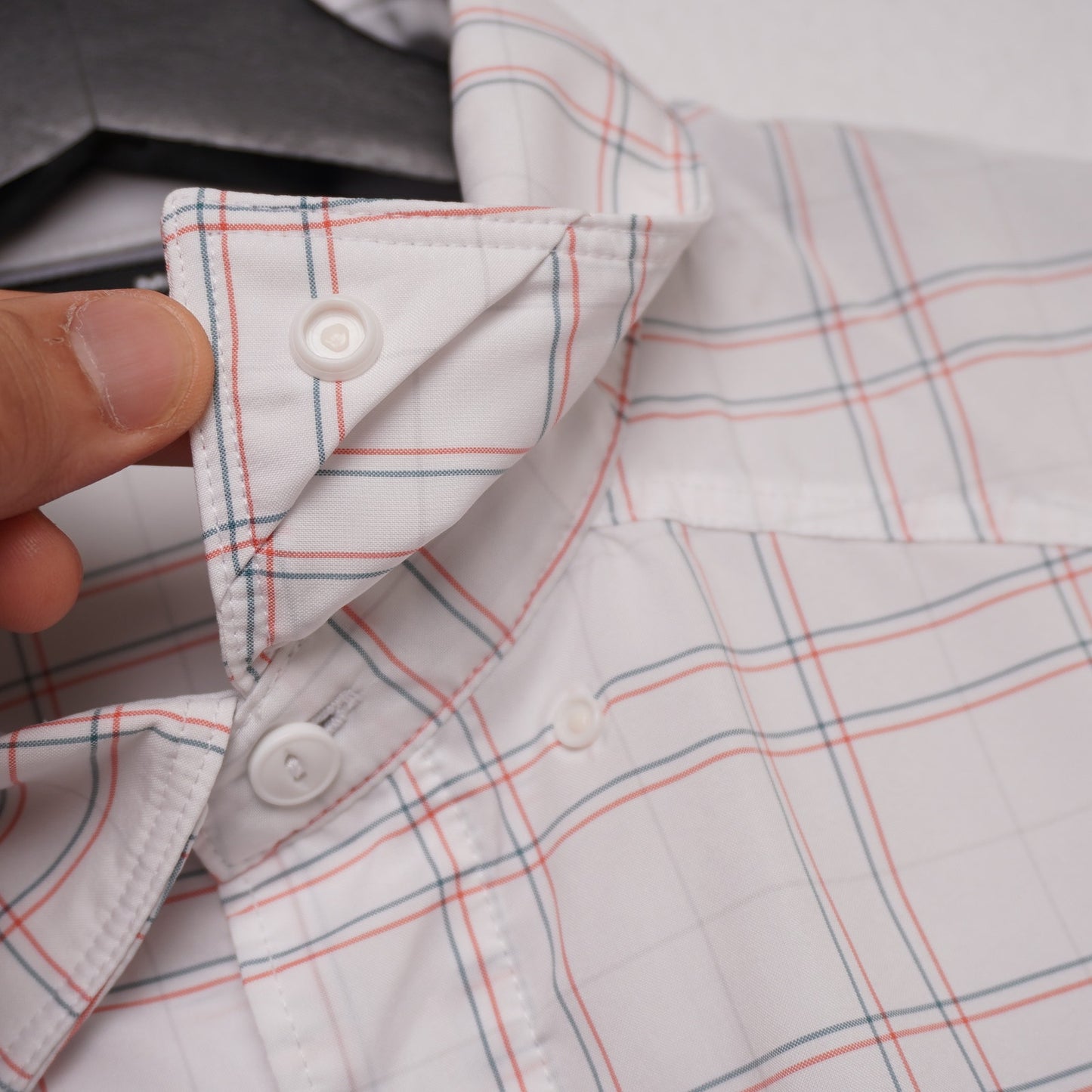 Under Armour Men’s Short Sleeve Button Down Plaid Shirt M
