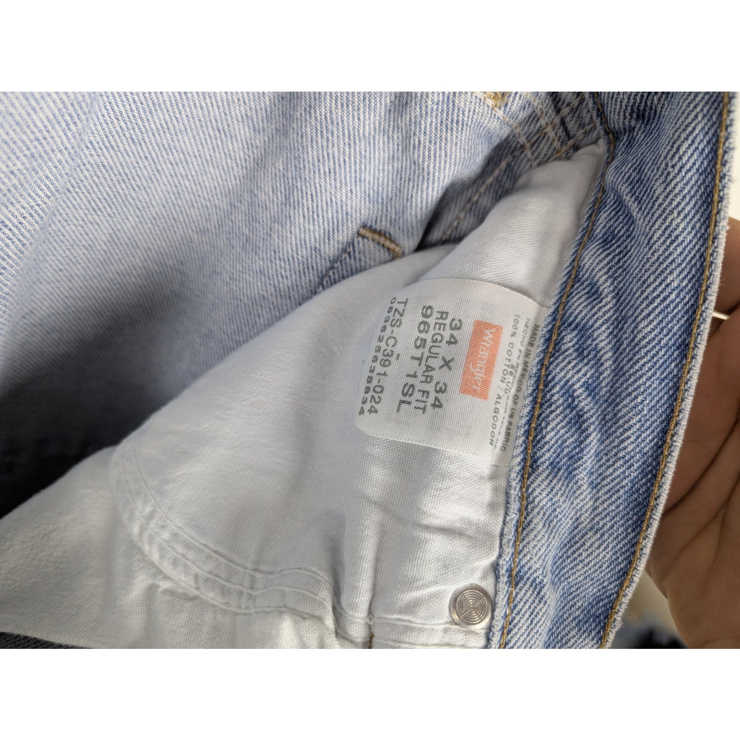 Vintage Wrangler Relaxed Straight Fit Jeans Light Wash Distressed 34x34