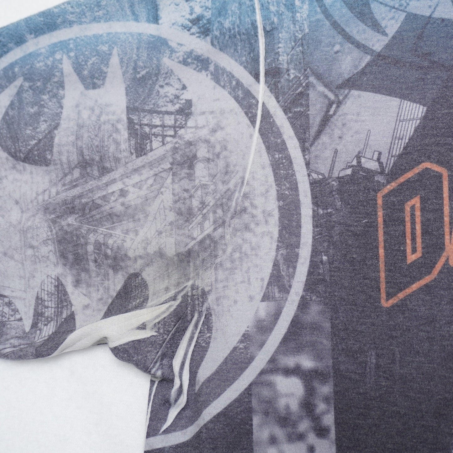 Batman Dark Knight Fight Against Crime Graphic Print T-shirt Size M