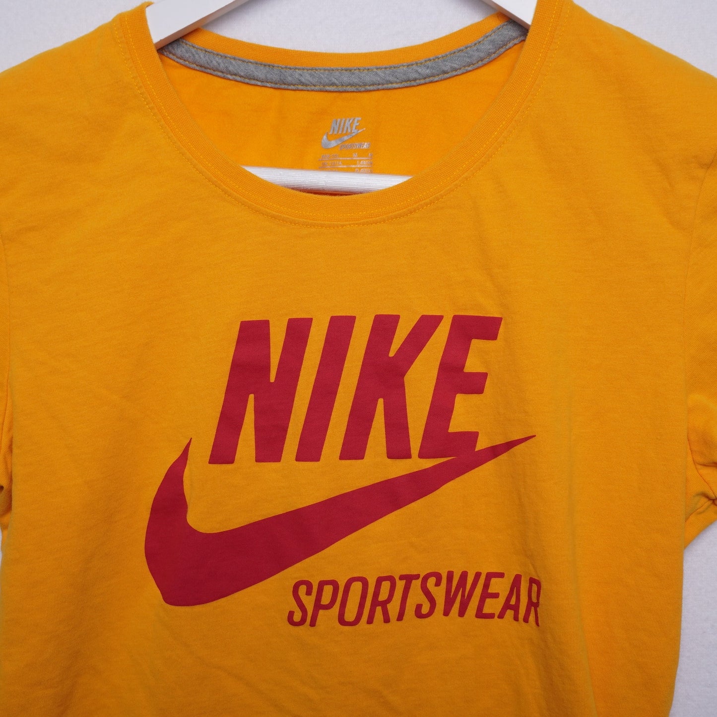 Nike Sportswear Yellow T-shirt Red Logo Big Swoosh Size M
