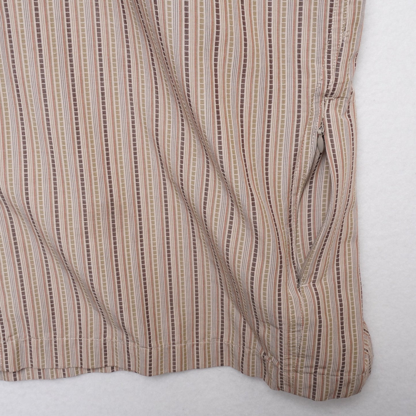 REI Shirt Mens M Stripe Pattern Short Sleeve Button Up Made in Hong Kong