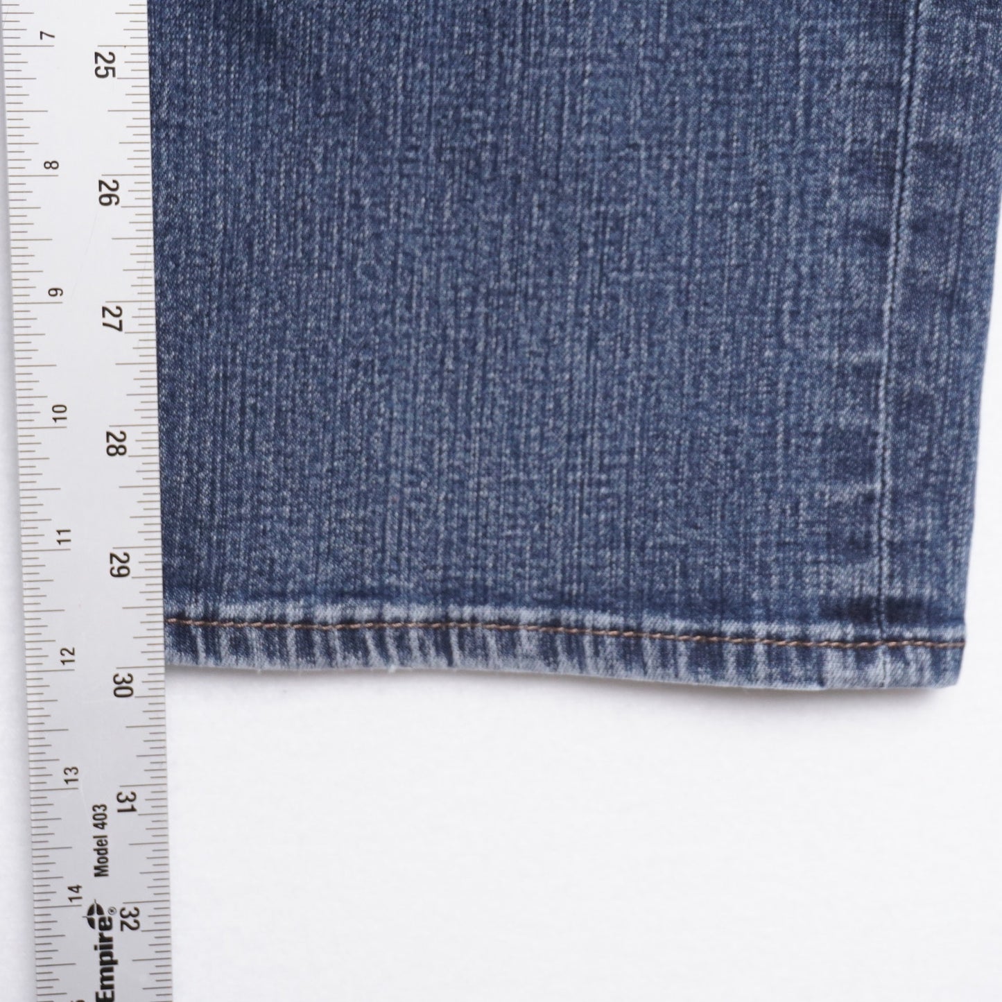 34 Heritage Charisma Jeans Medium Wash Size 33/32