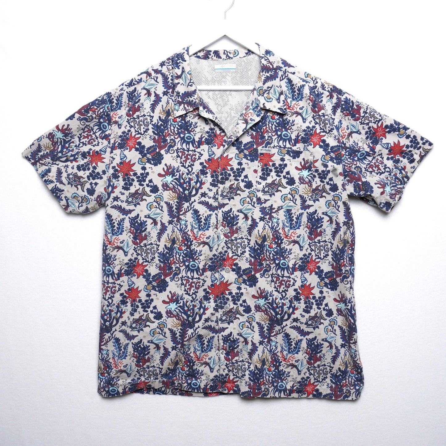 Columbia PFG Blue and Red Coral Scene Graphic Fishing Shirt XL