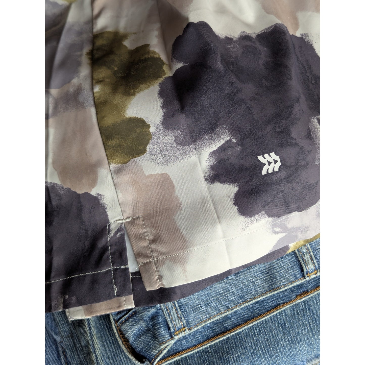 All in Motion Paint Blot Short Sleeve Snap Shirt Size S