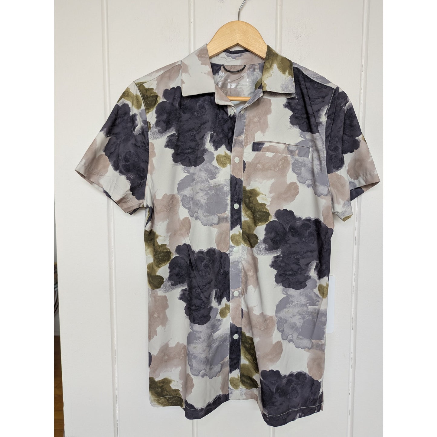 All in Motion Paint Blot Short Sleeve Snap Shirt Size S