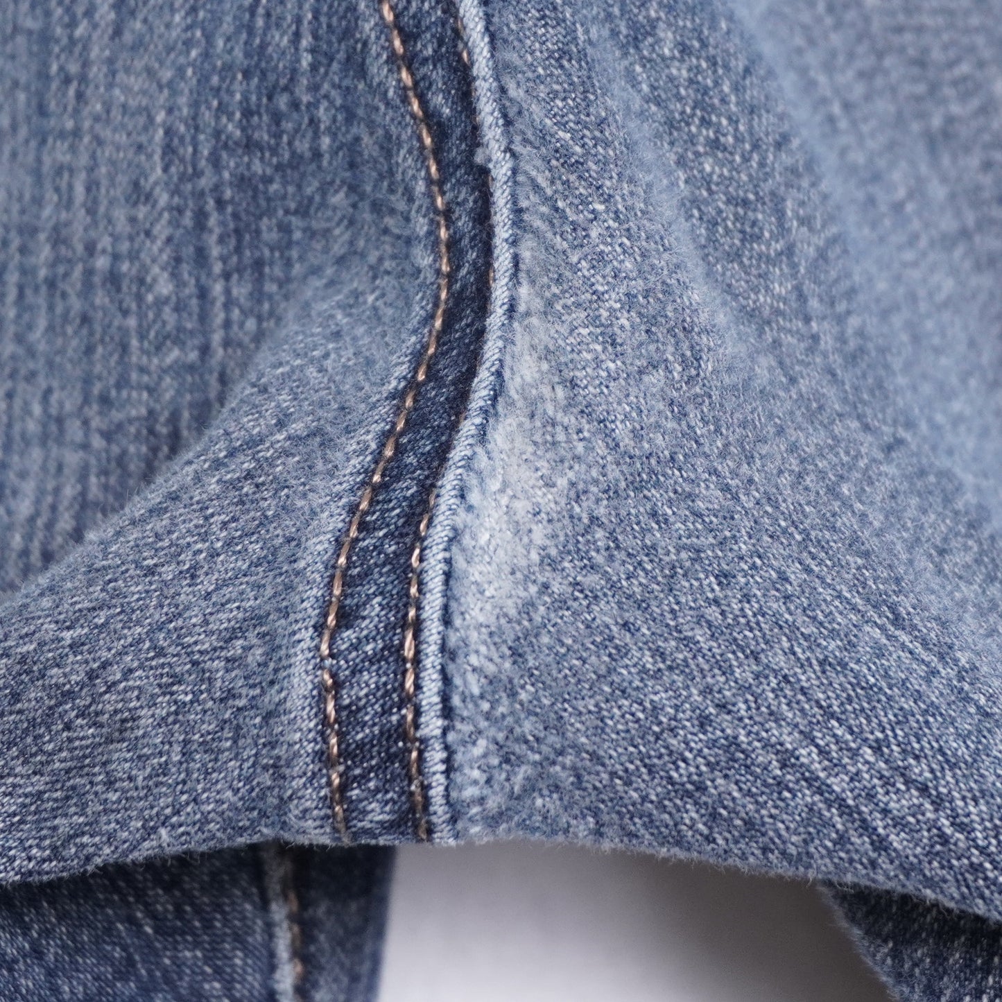 34 Heritage Charisma Jeans Medium Wash Size 33/32