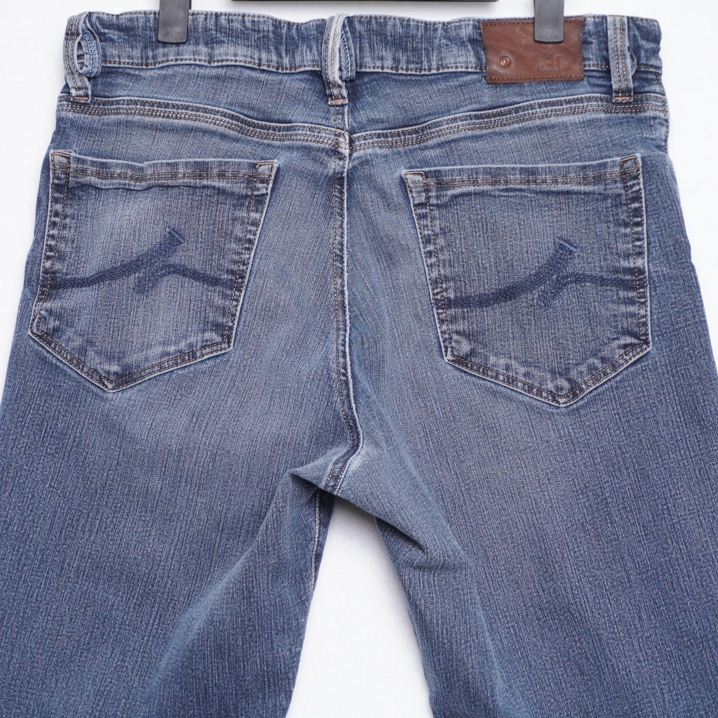 34 Heritage Charisma Jeans Medium Wash Size 33/32