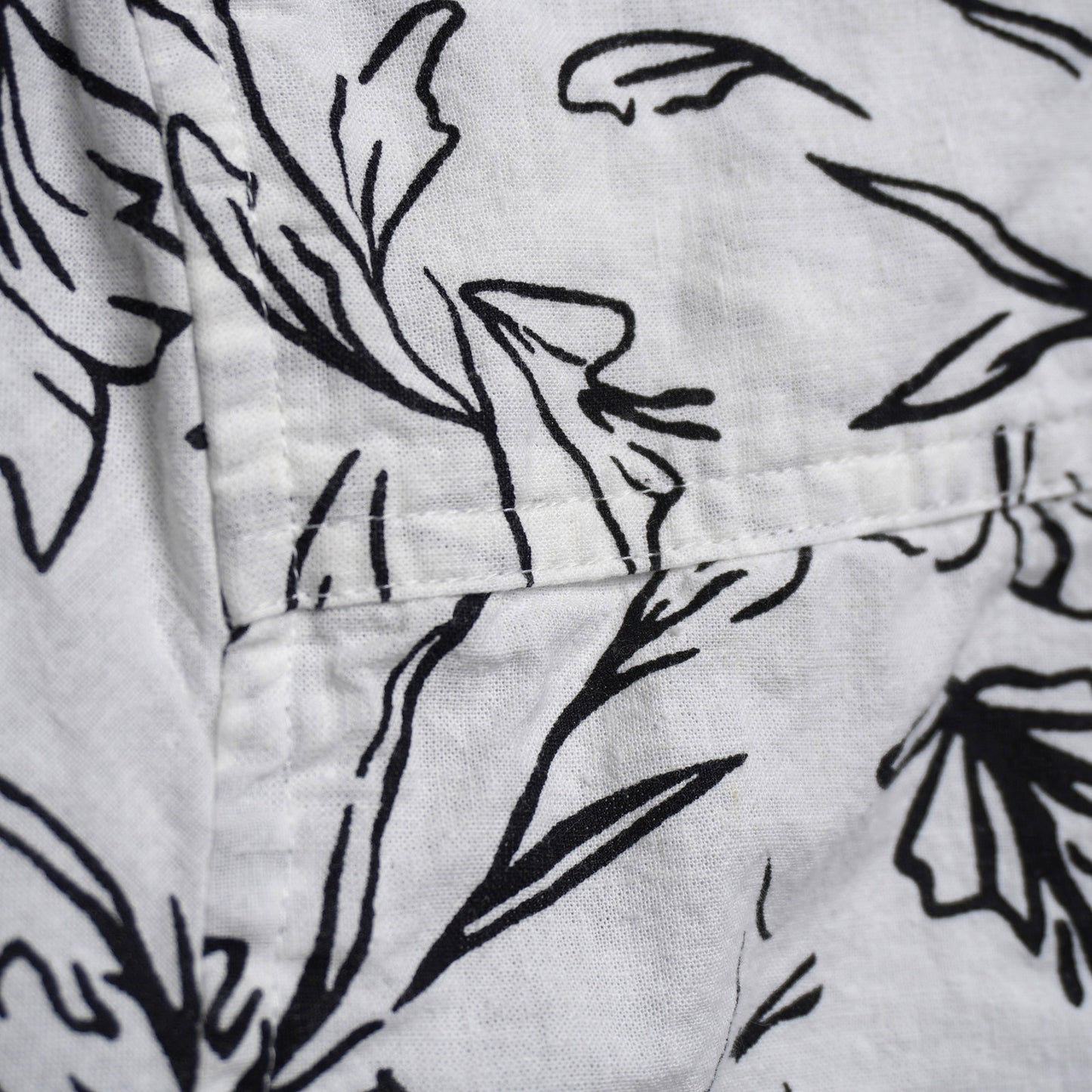 Hedge White Short Sleeve Linen Blend Shirt Black Floral Print Size Small