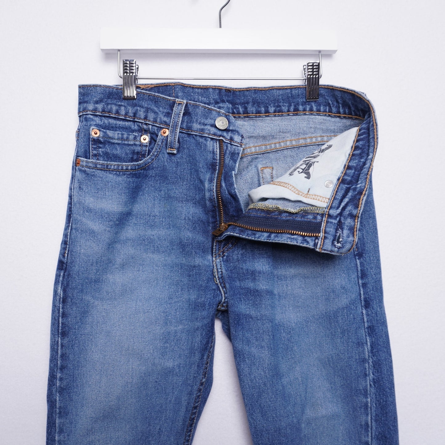 Levi's cropped 510 Jeans Size 29 99% cotton