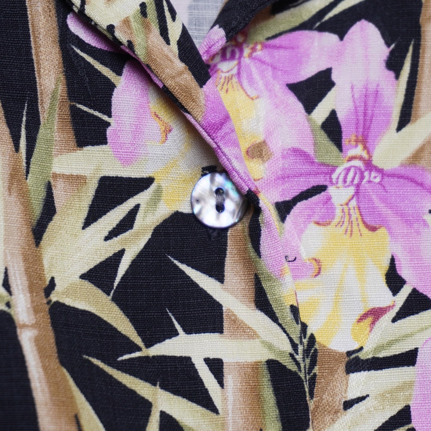 Tommy Bahama 100% Silk Hawaiian Shirt XL Black Orchid Bamboo Floral Aloha Camp