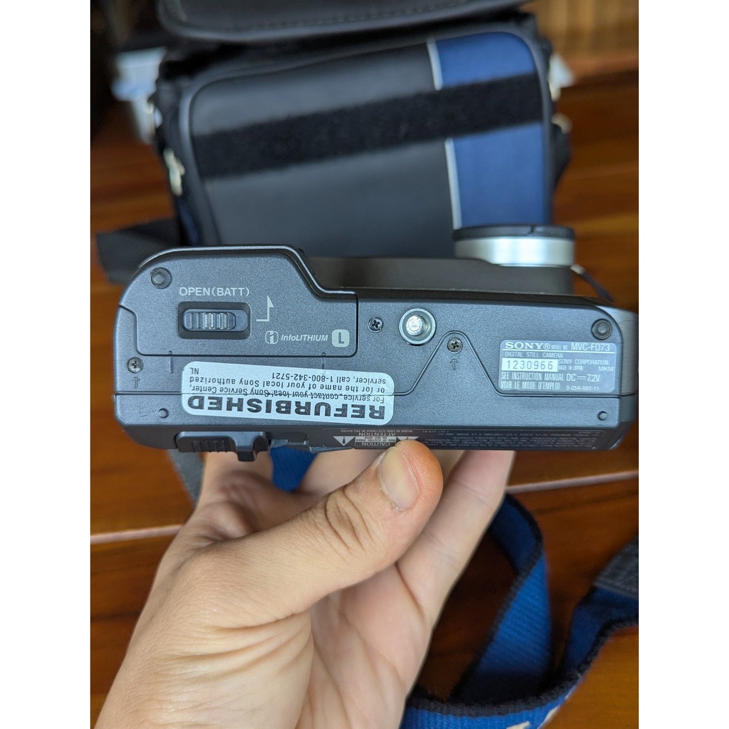 Sony Mavica MVC – FD73 Digital Camera Bundle (W/ Battery, Charger, 2 Disks, Bag)