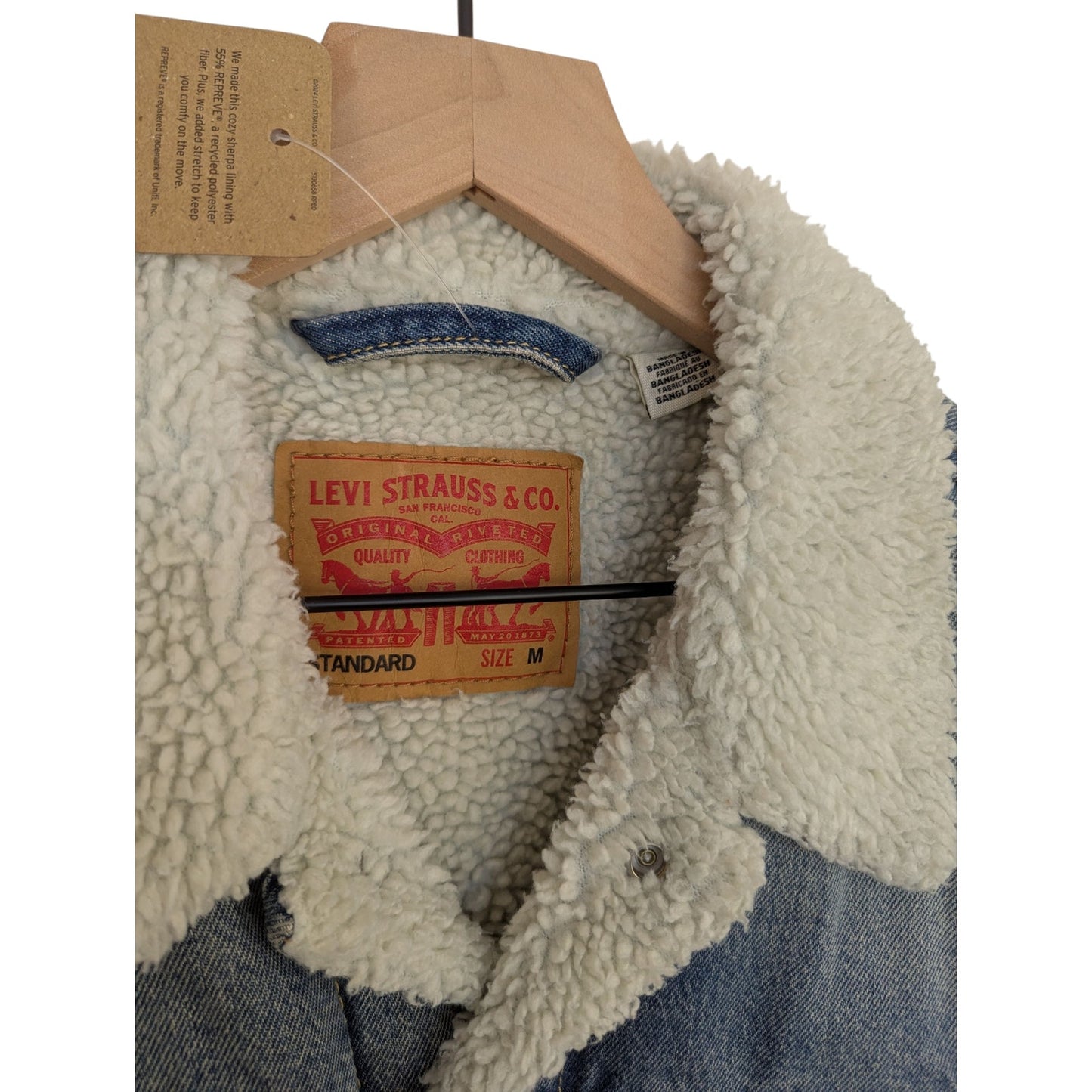 Levi's Sherpa Lined Denim Trucker Jacket Size Medium NWT