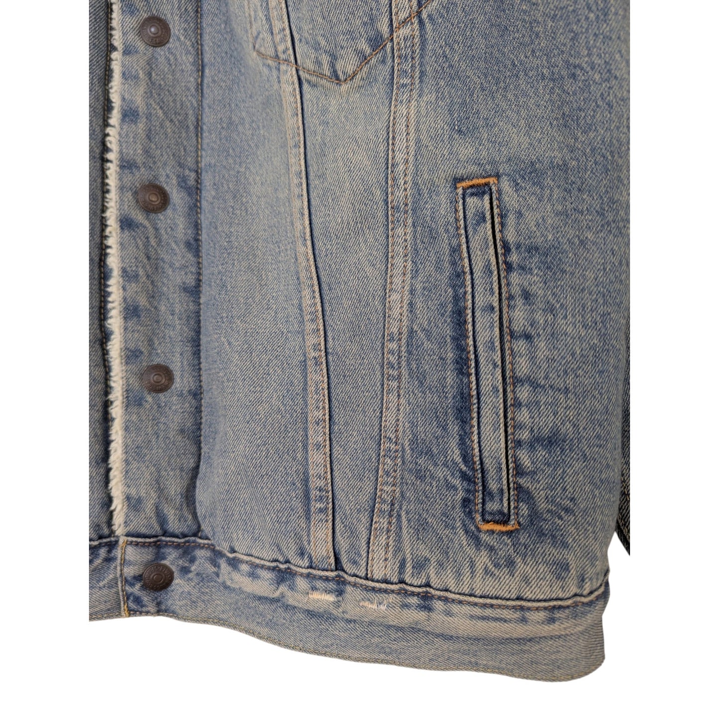 Levi's Sherpa Lined Denim Trucker Jacket Size Medium NWT