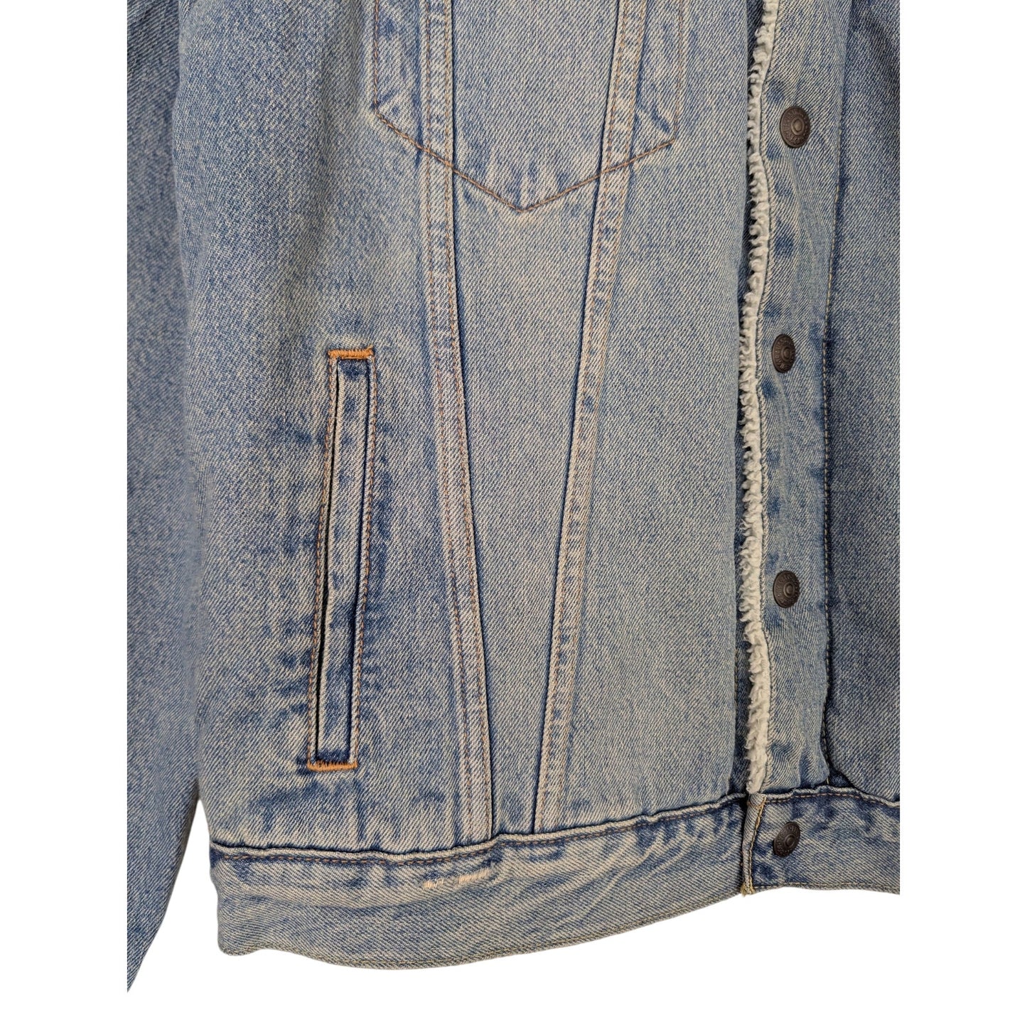 Levi's Sherpa Lined Denim Trucker Jacket Size Medium NWT