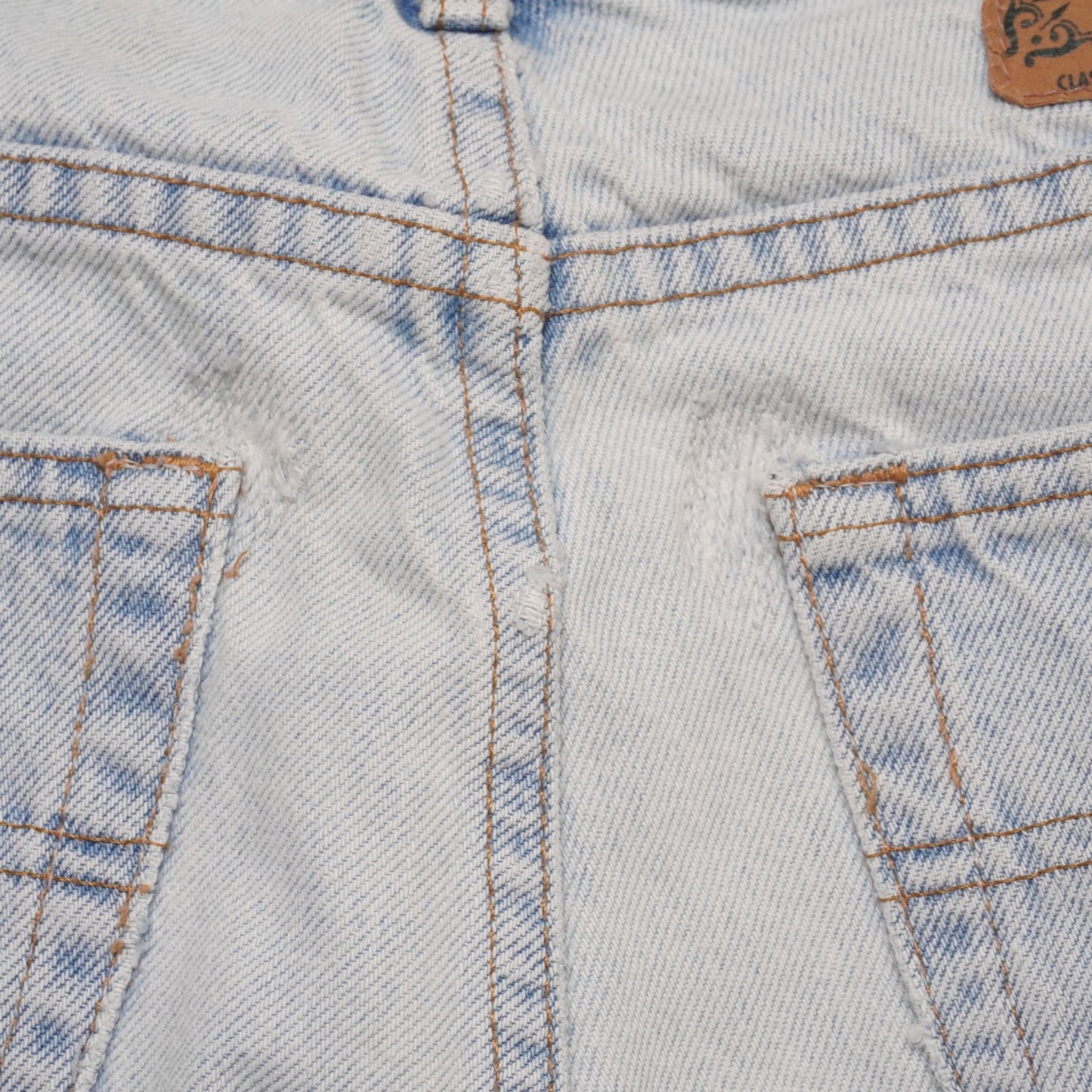 Vintage Tommy Hilfiger Jeans Men's 34x34 Light Wash Denim Crest Logo Classic Fit