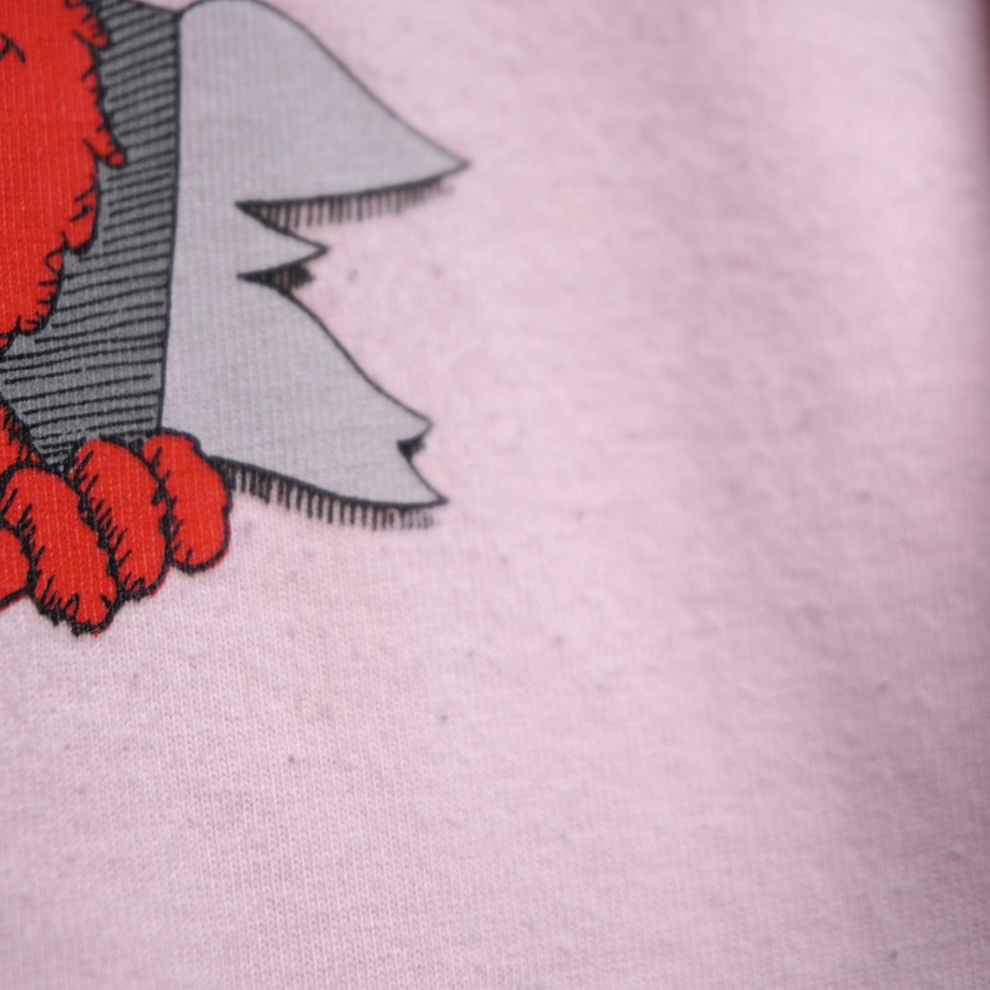 Uniqlo x KAWS x Sesame Street Pink Elmo Graphic T-shirt Size M