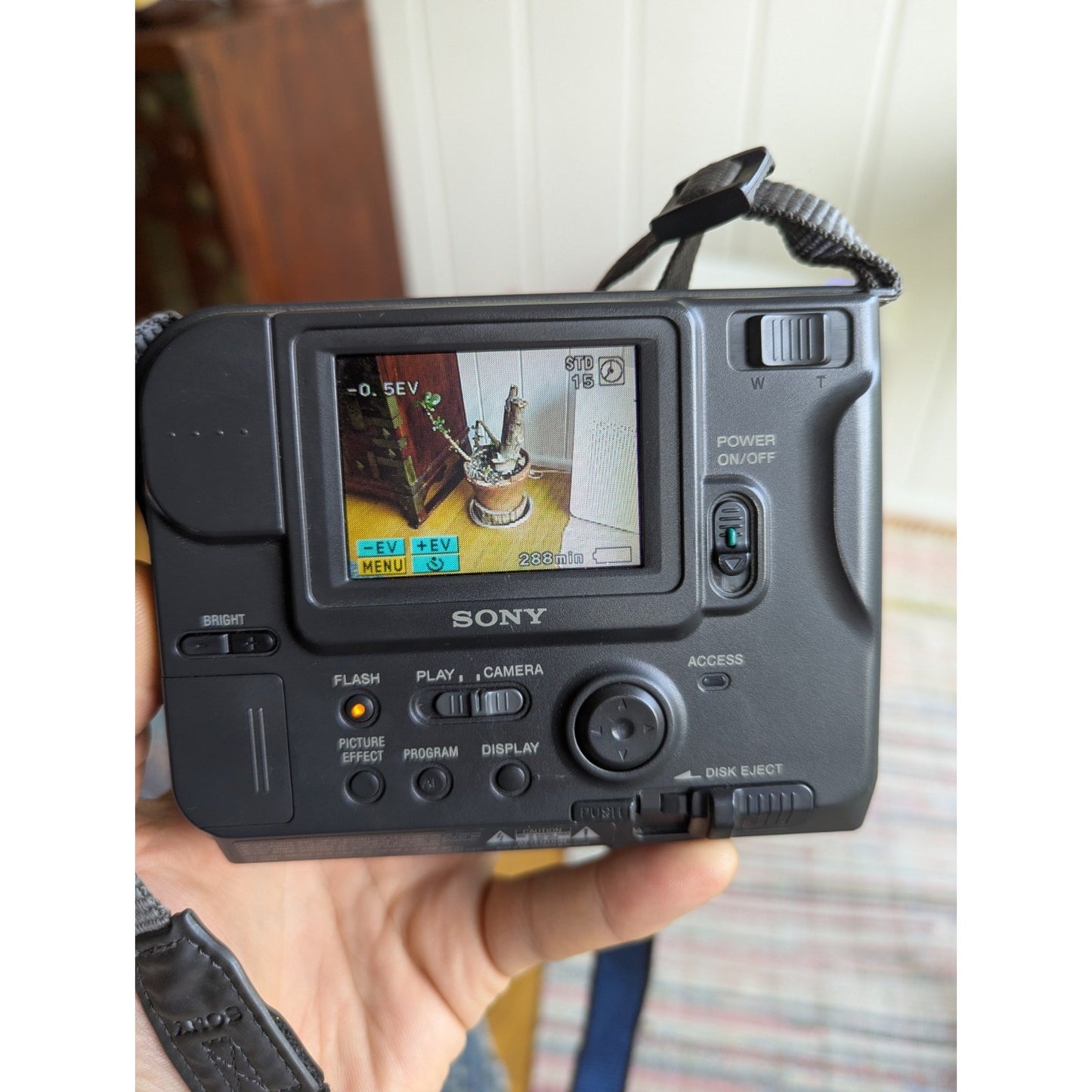 Sony Mavica MVC – FD73 Digital Camera Bundle (W/ Battery, Charger, 2 Disks, Bag)