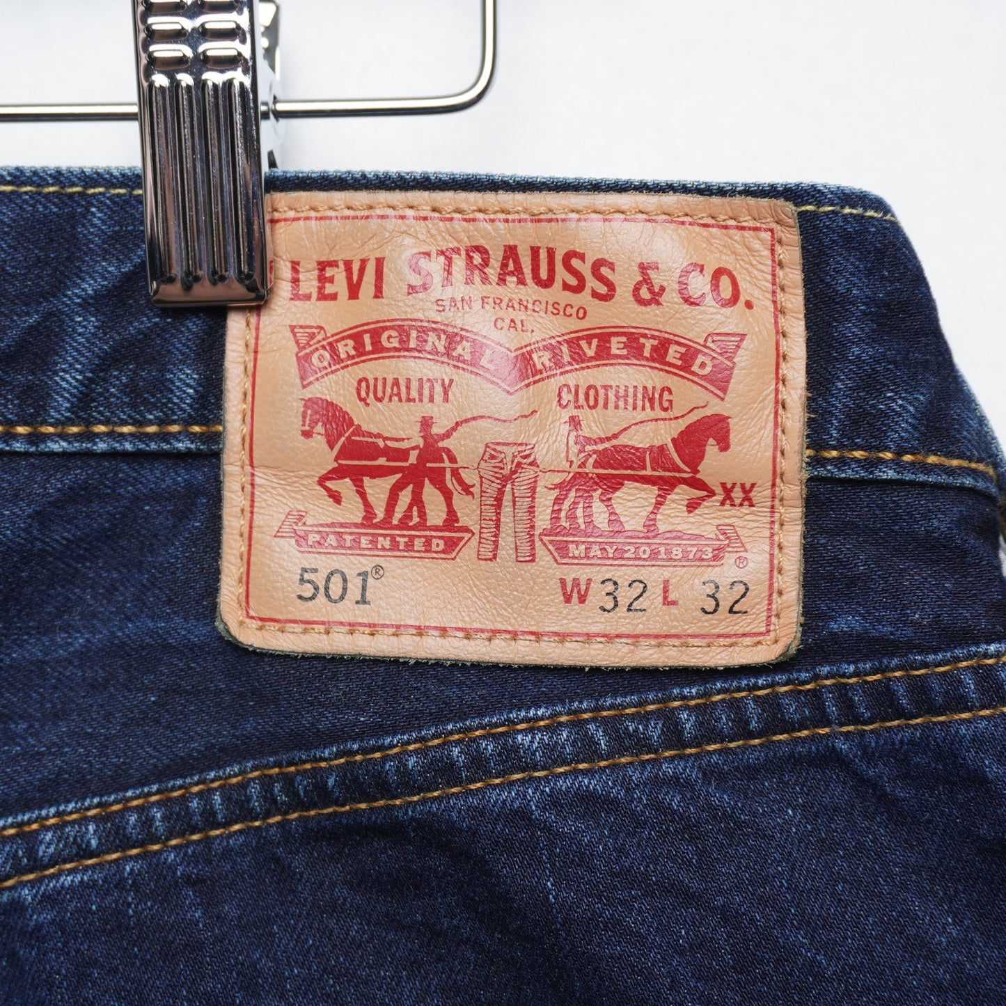 Levi's 501 Button Fly Jeans Men's 32x32 Dark Wash Distressed